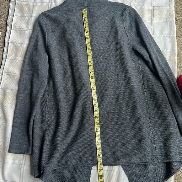 Tahari Gray Merino Wool Blend Open Front Long Sleeve Buckle Detail Cardigan Sz L - Picture 12 of 12